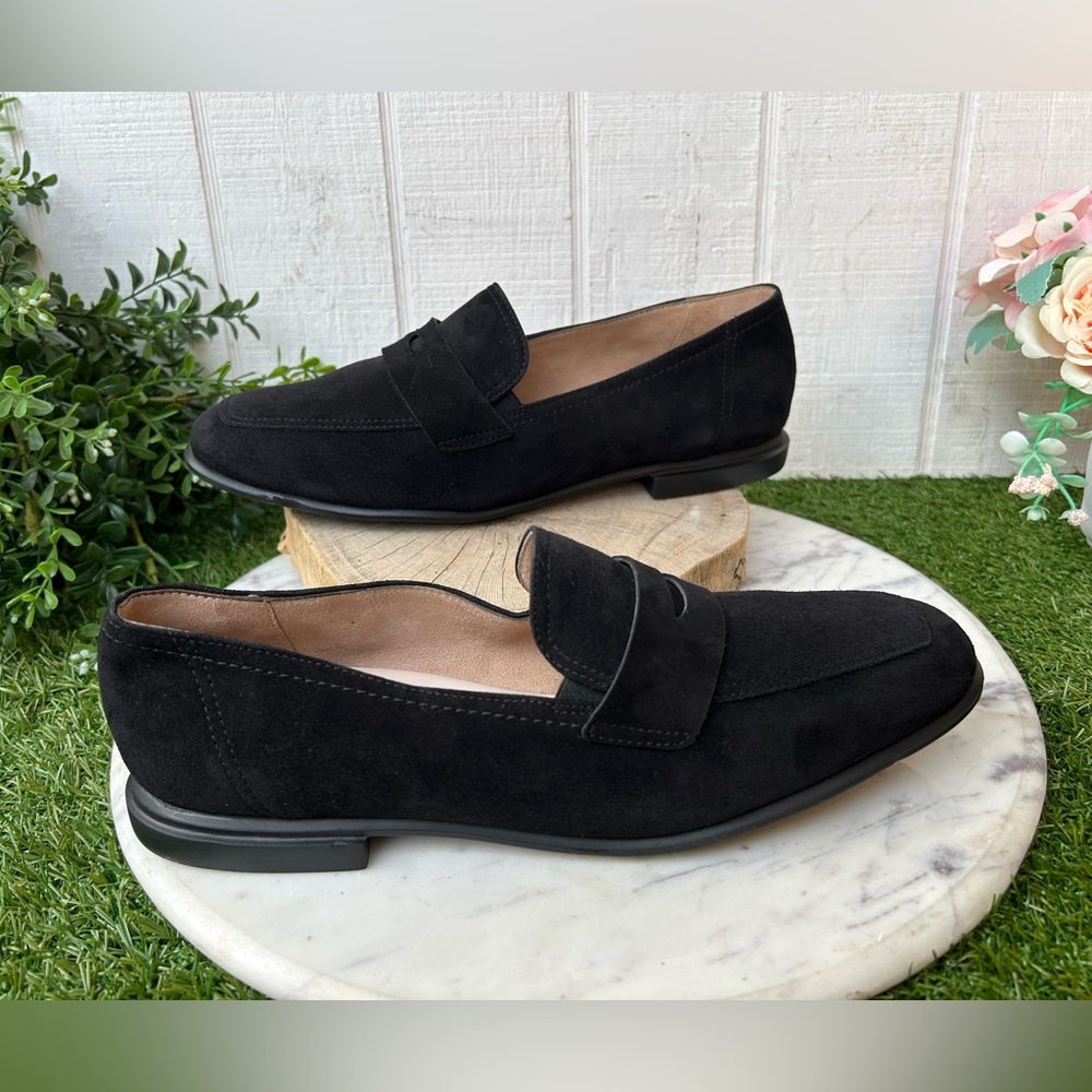 Paul Green
Women's Talia Leather Loafer Flats Color: Black Suede NEW UK 6.5 US 9